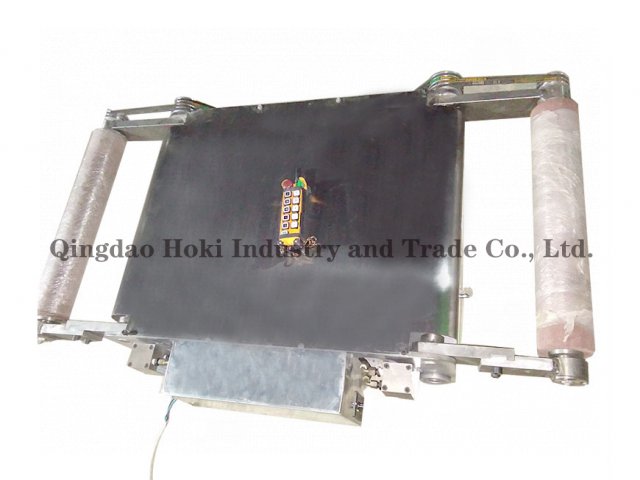Heating plate cleaning machine