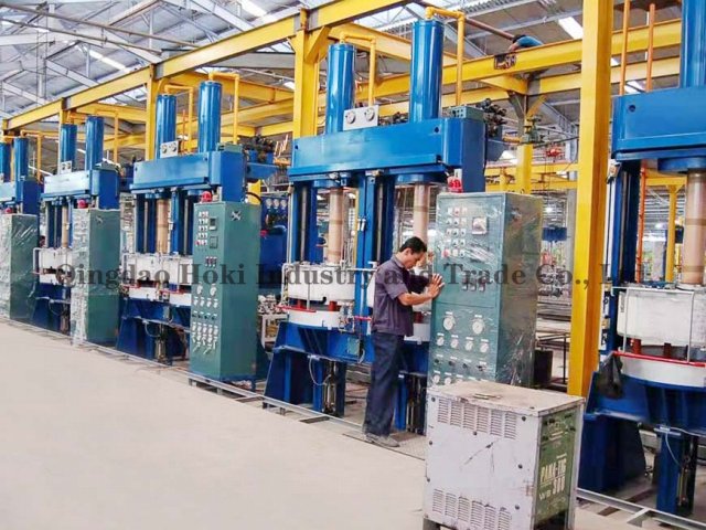 Capsule tire curing machine