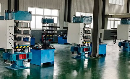 PLATE VULCANIZING PRESS